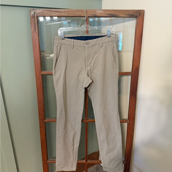 Vineyard Vines Other - Vineyard Vines Men's Performance Khaki Chinos - Size 30x32
